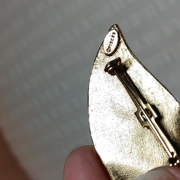 💚Vintage Art Deco Signed Red & Gold Brooch - Picture 4 of 7